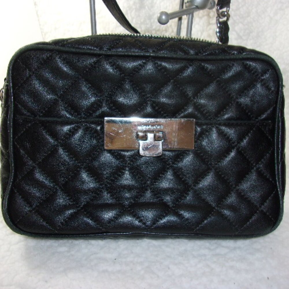 E-145 MICHAEL KORS SUSANNAH MEDIUM QUILTED LEATHER BAG